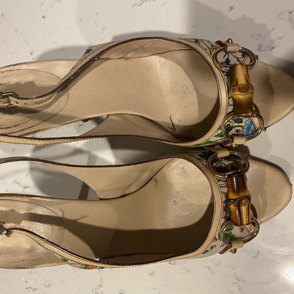 Used pumps with flower print